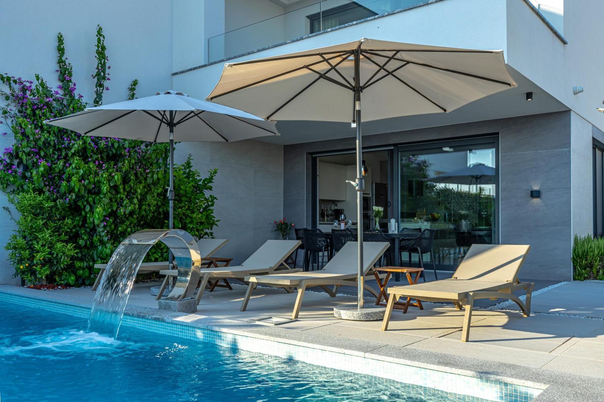 Luxury Villas White Sails Pinezići Esterno foto