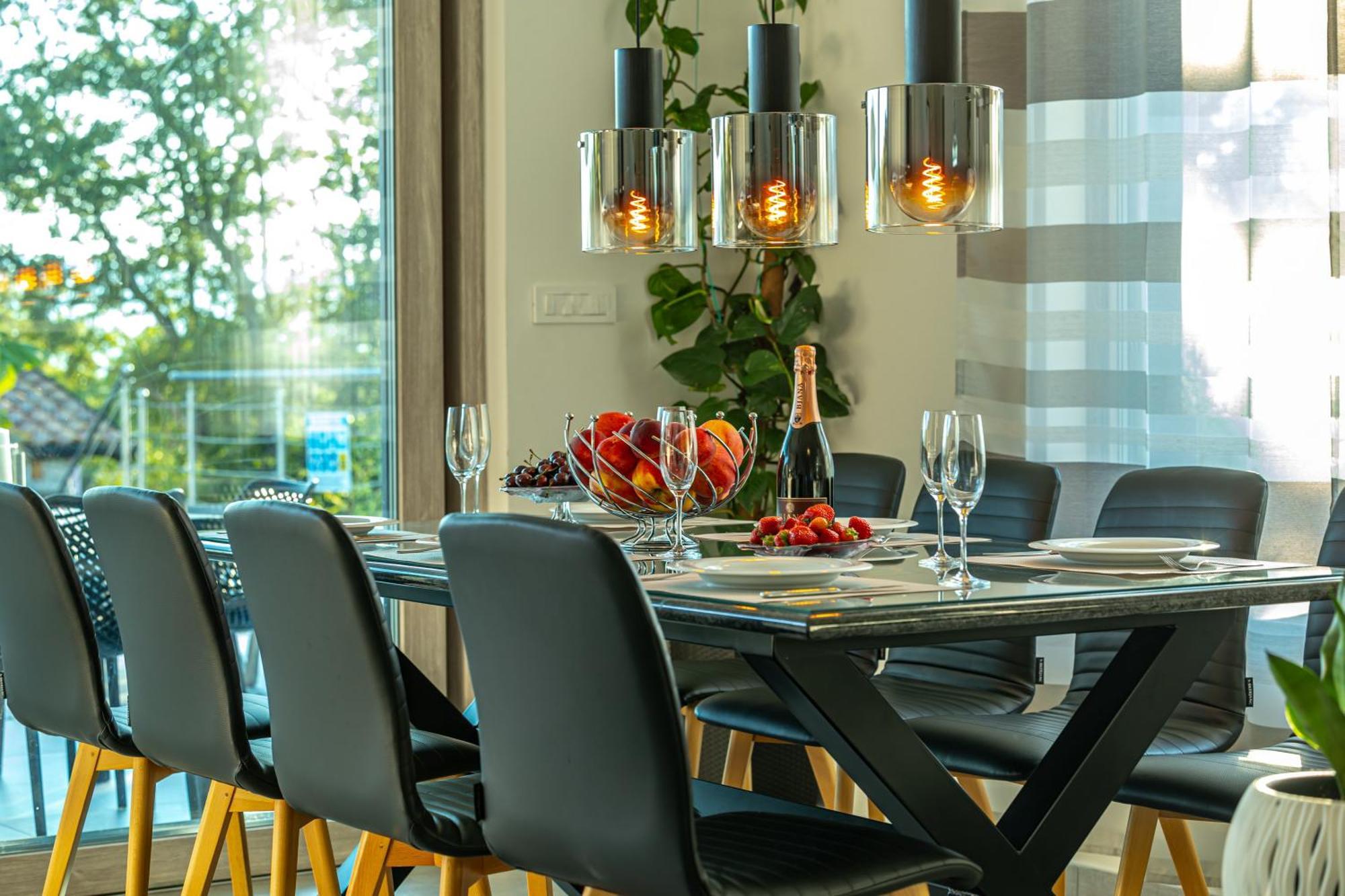 Luxury Villas White Sails Pinezići Esterno foto