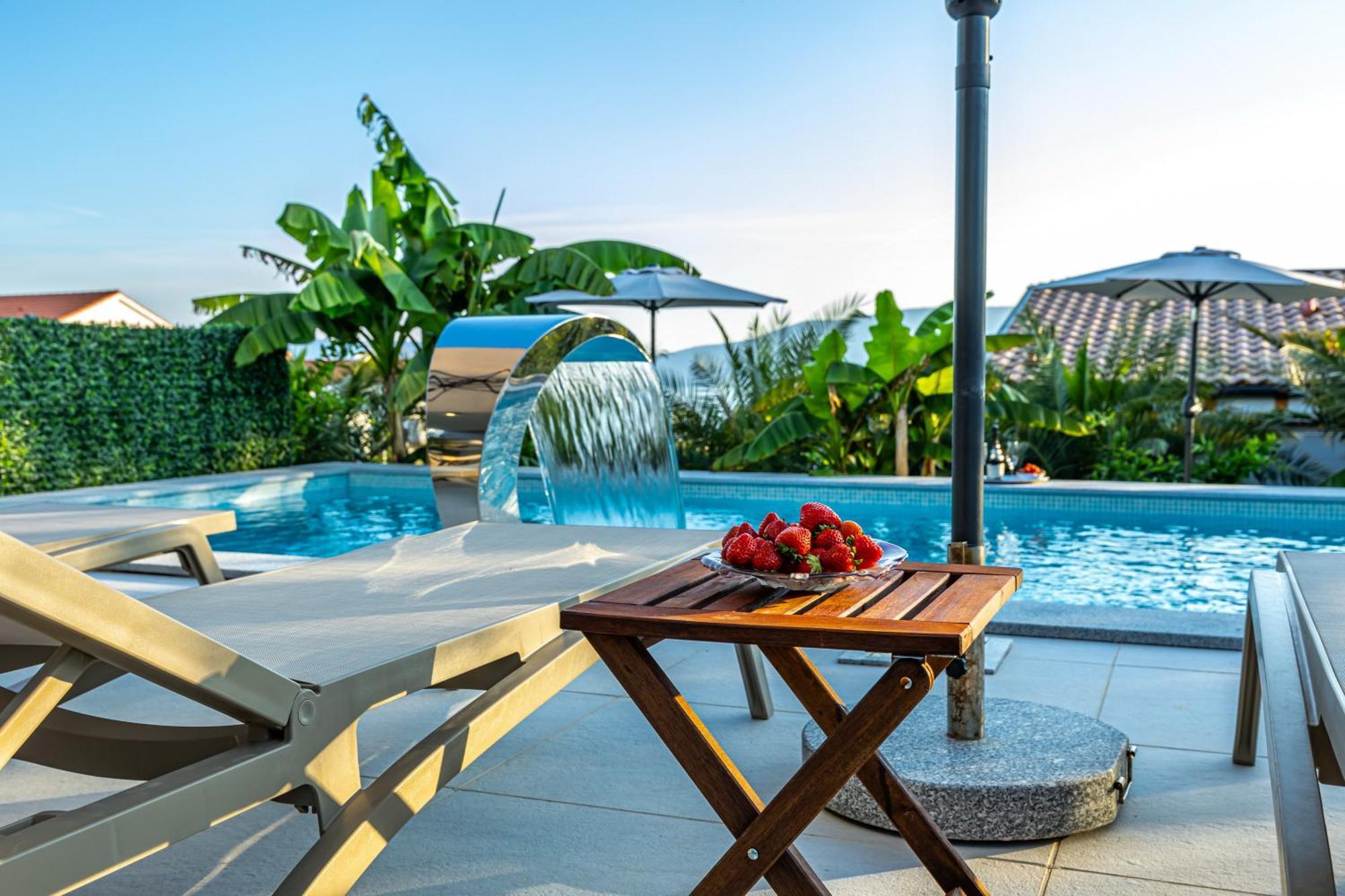 Luxury Villas White Sails Pinezići Esterno foto