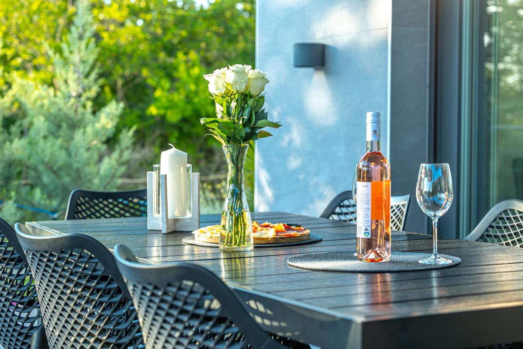 Luxury Villas White Sails Pinezići Esterno foto