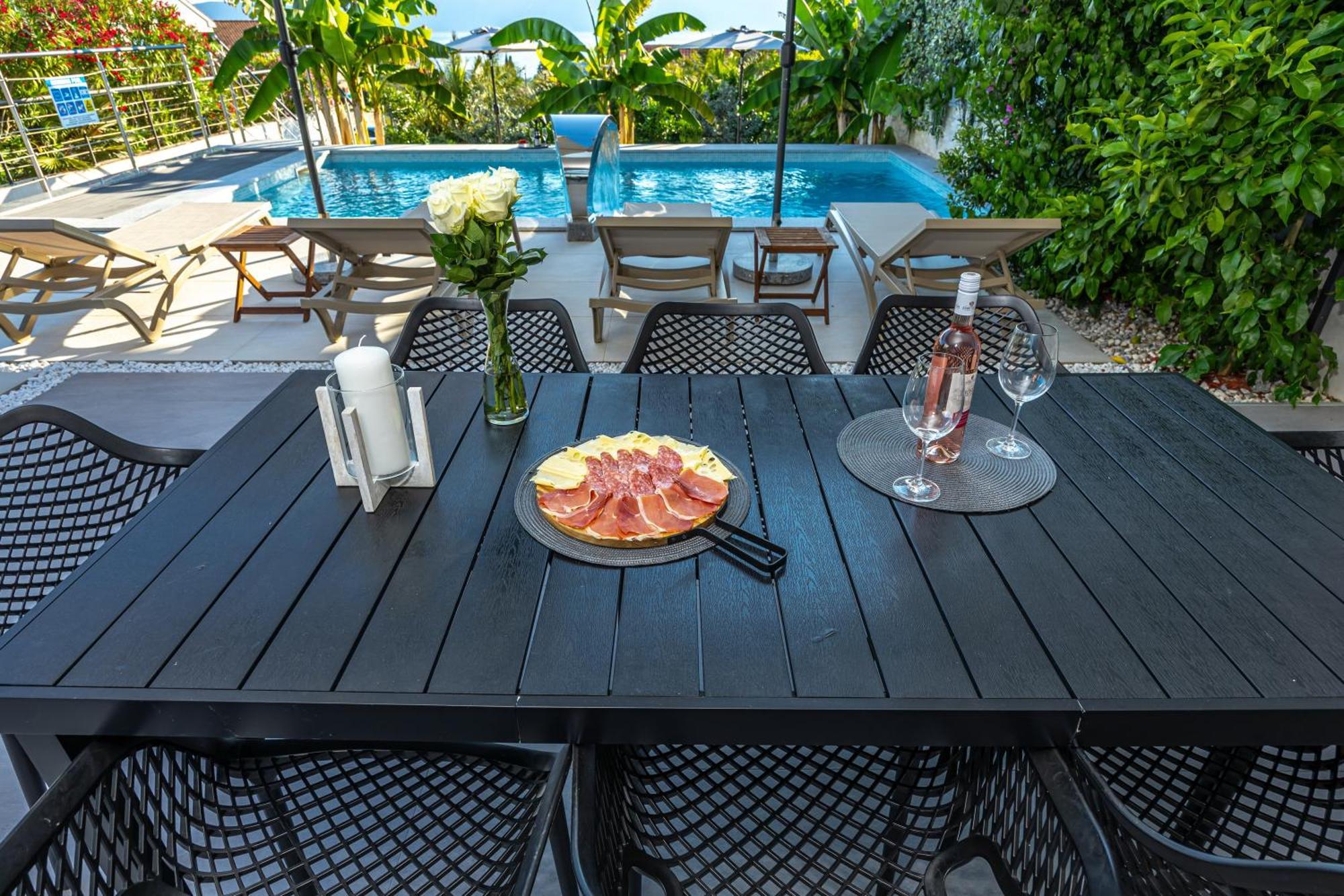 Luxury Villas White Sails Pinezići Esterno foto